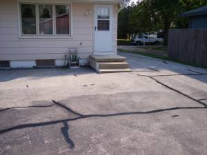Picture of asphalt driveway sealer applied by Waddill Services, LLC in Des Moines, Iowa 2
