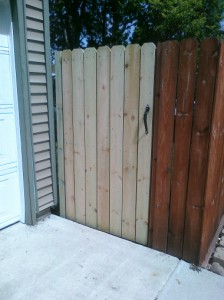 Picture of wood gate built by Waddill Services, LLC in Des Moines, Iowa 2